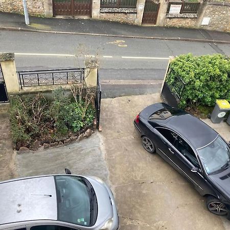 3 Pieces Calme, Terrasse Et Parking Prive Apartment Courcouronnes Bagian luar foto